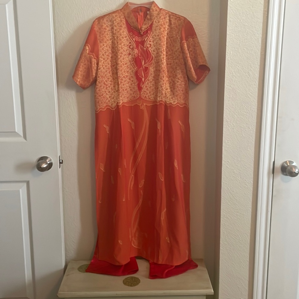 Oriental pant suit XXL but in American size.